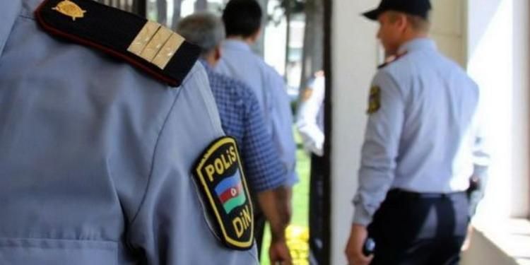 Polis borca görə 2 şəxsi saxladı