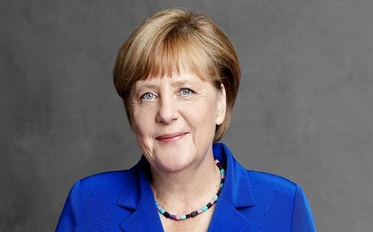 Merkel Rusiyaya səfər edəcək