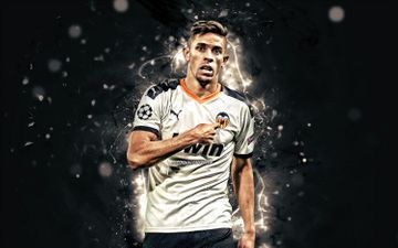 Braziliyalı müdafiəçi milliləşdirilir