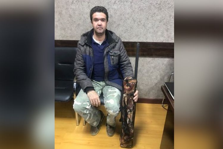 Avtobusdakı şəxsin üzərində silah yox, balıqçı aləti olub - RƏSMİ