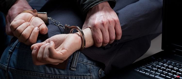 Polis qanunsuz silah gəzdirən şəxsi saxladı - FOTO