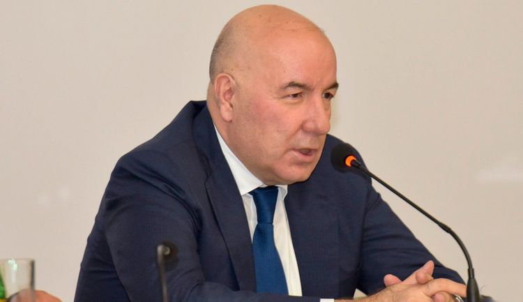 Manatın məzənnəsilə bağlı baş bankirdən AÇIQLAMA