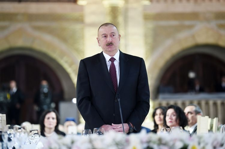 İlham Əliyev: “Neftdən əldə edilmiş gəlirlər cəmiyyətdə ədalətli şəkildə bölünür”