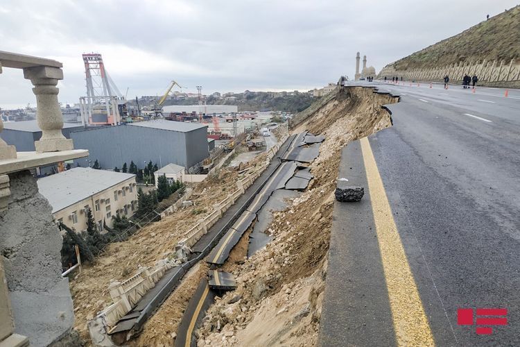 Bibiheybət yamacında istinad divarının tikintisi bu tarixdə yekunlaşacaq