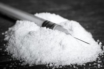 Külli miqdarda heroin satanlar saxlanıldı - Biri qadındır 