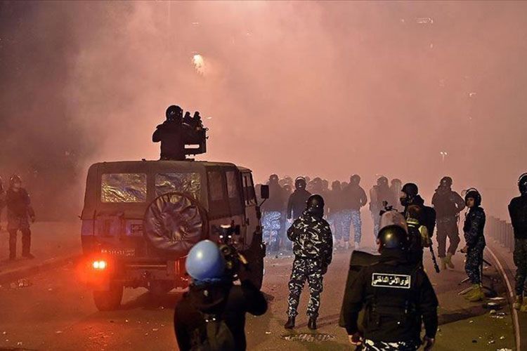 Beyrutda aksiyada polislə toqquşma: 220 nəfər xəsarət alıb