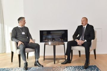 İlham Əliyev "Signify" şirkətinin baş icraçı direktoru ilə görüşüb