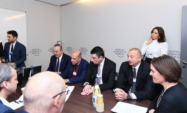 Prezident İlham Əliyev Dünya İqtisadi Forumu çərçivəsində keçirilən iclasda iştirak edib