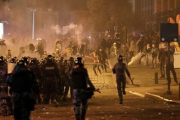 Beyrutda polislə toqquşmalarda 50-dən çox etirazçı yaralanıb
