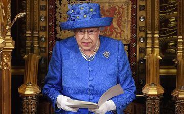 II Elizabet “Brexit” sazişini təsdiqlədi