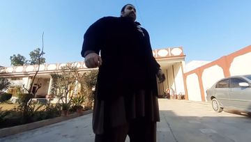 "Azı 100 kiloluq qadın olmalıdır ki..."- "Pakistanlı Hulk" evlənmək istəyir