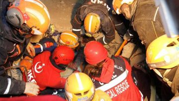 39 nəfər dağıntılar altından sağ çıxarılıb
