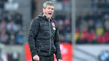 İlin məşqçisi Bundesliqa klubundan qovuldu