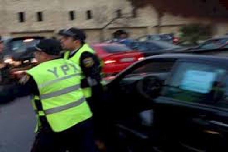Bakıda yol polisinə hücum olub