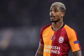 “Qalatasaray”da daha bir itki 
