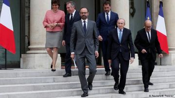 Fransa hökuməti istefaya getdi 