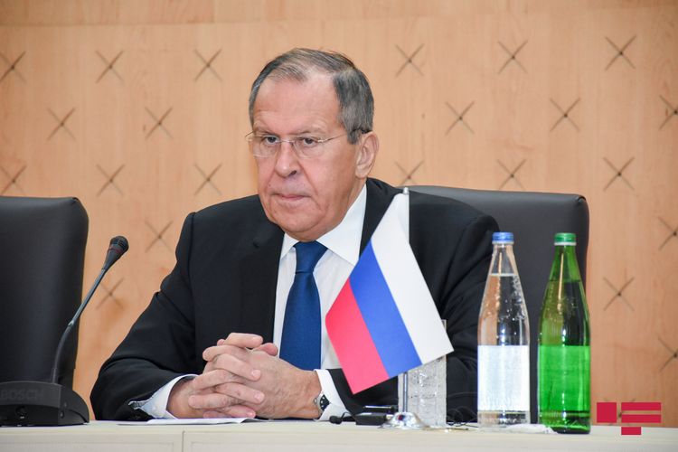 Lavrov ayrılıqda Azərbaycan və Ermənistanın icma nümayəndələri ilə görüşdü