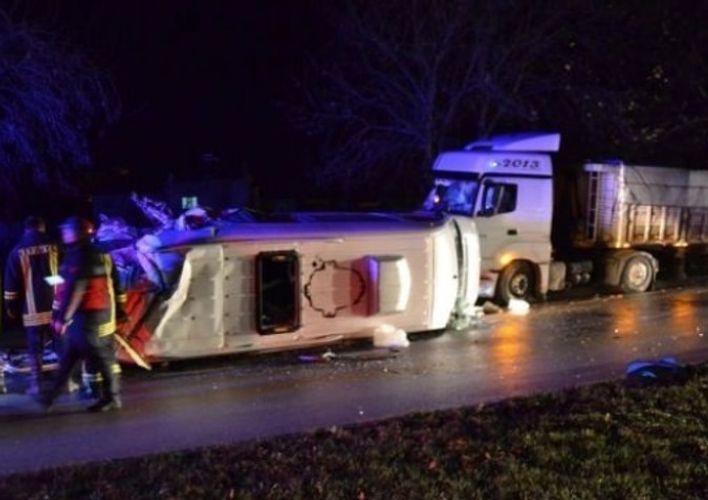 Sürücü mikroavtobusu motosiklet zənn etdi... 9 ölü, 3 yaralı