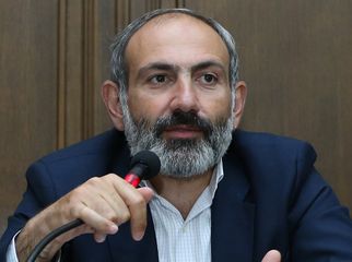 Paşinyan koronavirusa harada yoluxub? - ÖZÜ DANIŞDI