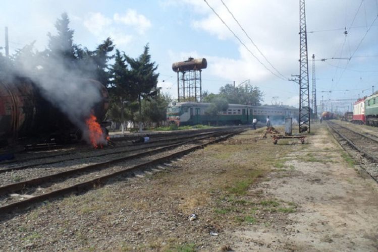 Bakı dəmiryolu stansiyasında yanğın oldu