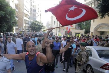 Livanda erməni əsilli teleaparıcı Türkiyəni təhqir etdi, etirazlar başladı