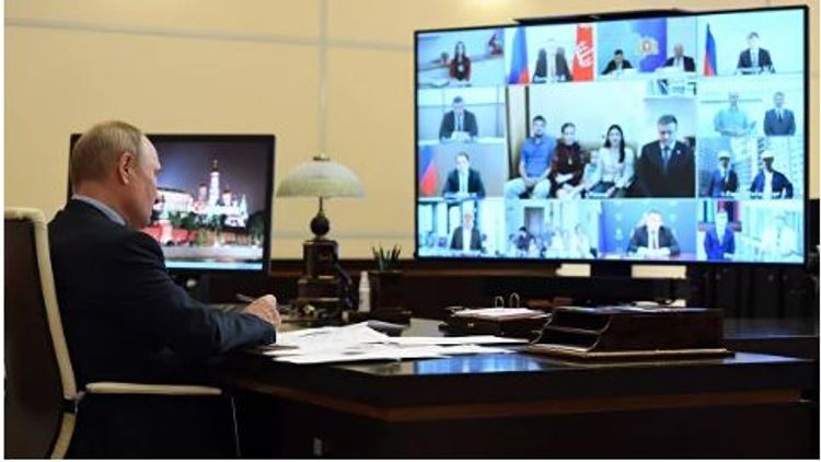 Putinin gizli iş otağı - Özü göstərdi