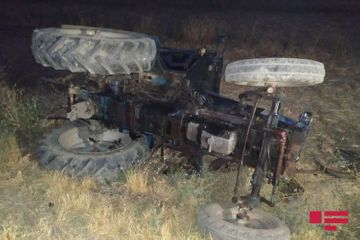 Ata traktoru aşırdı, oğlu öldü 