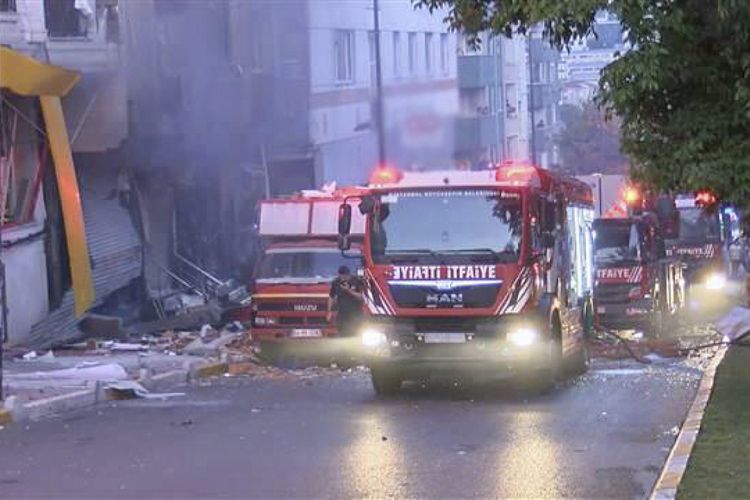 İstanbulda bina partladı: ölən və yaralılar var