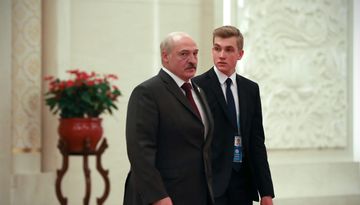 Lukaşenkonun oğlu və nəvəsi eyni liseyə qəbul olundu