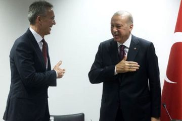 Ərdoğan NATO-nun Baş katibi ilə əl tutub salamlaşmaqdan çəkinib