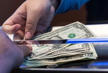 Gürcüstanda dollar kəskin bahalaşdı