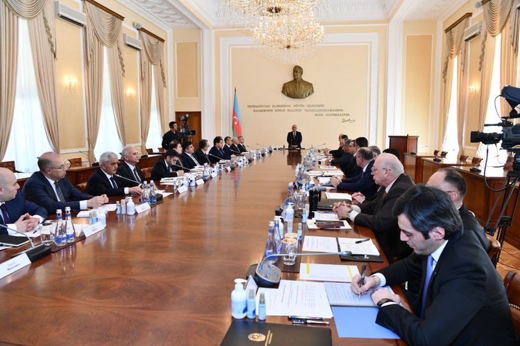 Karantin rejiminində 746 nəfər inzibati, 1 nəfər isə cinayət məsuliyyətinə cəlb olunub - Baş Nazir