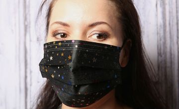 Koronavirus tibbi maskanın üzərində nə qədər qalır? – Alimlər açıqladı