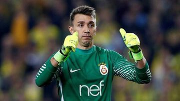 Muslera “Qalatasaray”dan gedir?