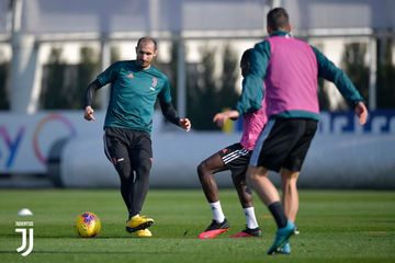 İtaliya çempionu məşqlərə başladı