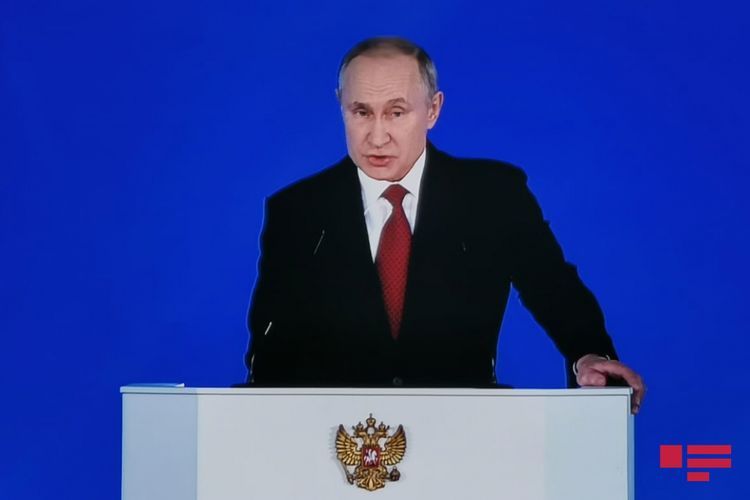 Putin: "Qeyri-iş günləri başa çatır..."