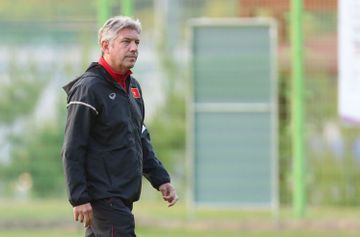 "Neftçi"nin prezidenti baş məşqçilik etməyi sevirdi" - Hans-Yurgen Gede