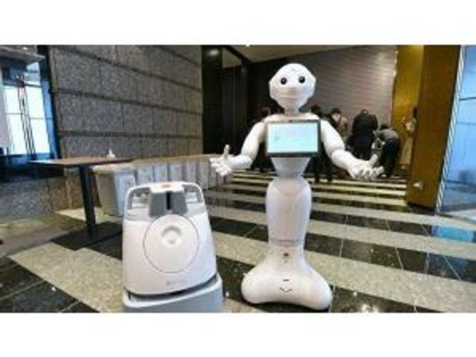 Bu robotlar “COVID-19” xəstələrini əyləndirir, ürək-dirək verir