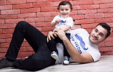 "Uşaqların səsi gələndə başımı divara vurmaq istəyirəm" - Elvin - VİDEO