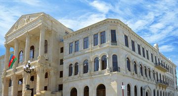 Ləğv olunan bank rəhbərlərinin cinayət işi məhkəməyə göndərildi - RƏSMİ