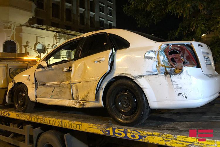 Bakıda qəzada 2 avtomobil yarasız hala düşdü - FOTO - VİDEO