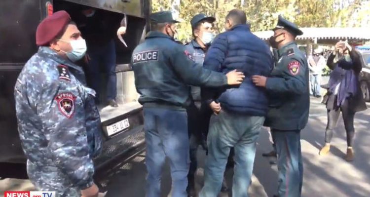 Paşinyanın istefası tələbi ilə keçirilən aksiyada 129 nəfər saxlanılıb