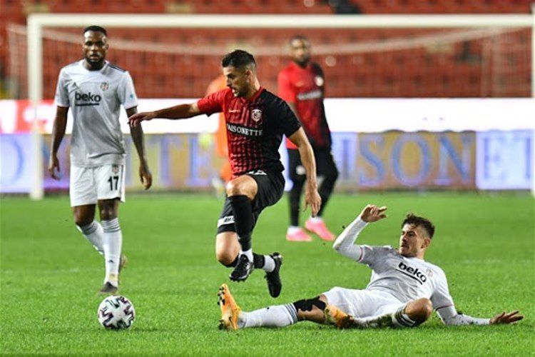 “Beşiktaş”ın 5 futbolçusu koronavirusa yoluxdu