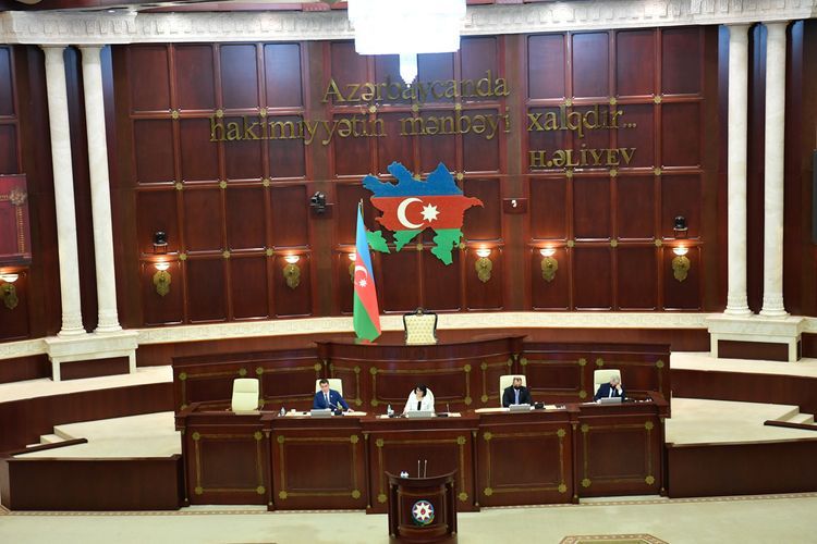   Milli Məclisdə Ali Baş Komandan İlham Əliyevə və xalqa  müraciət hazırlanması üçün komissiya yaradıldı
