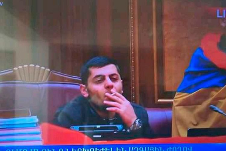 Paşinyan rəqiblərindən belə qisas alır: Meyiti körpünün altında tapıldı