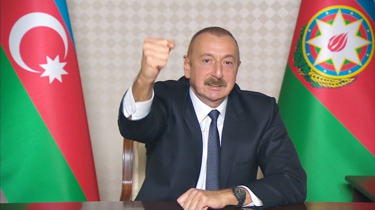 “Sizin komandanlığınız altında torpaqlarımızı geri aldıq” – Prezidentə yazırlar