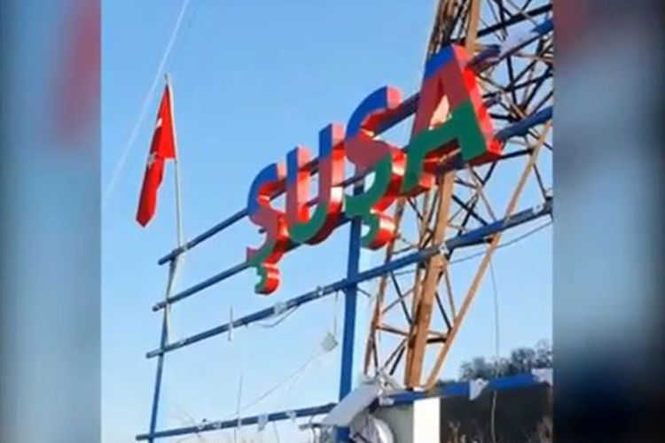 Şuşanın girişində latın hərfləri ilə “ŞUŞA” adı belə montaj olundu – VİDEO