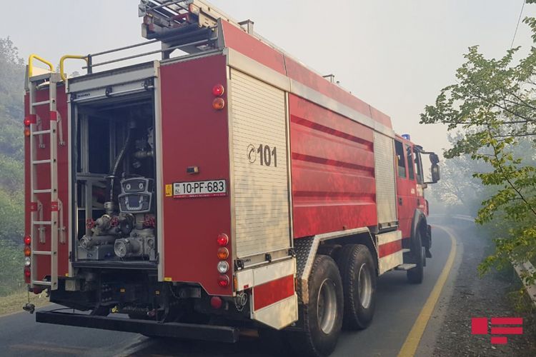 Bakıda çoxmərtəbəli binada yanğın oldu