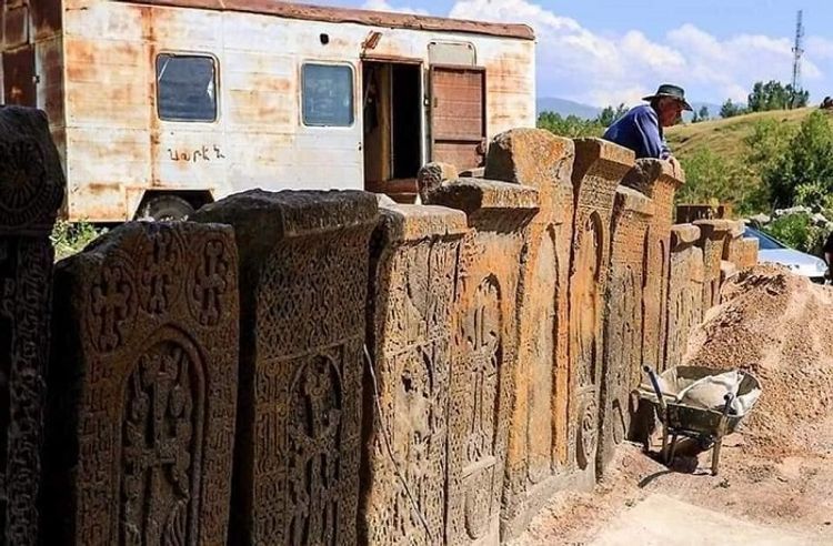 Ermənilərin saxta tarix qondaran emalatxanası aşkarlandı - FOTO