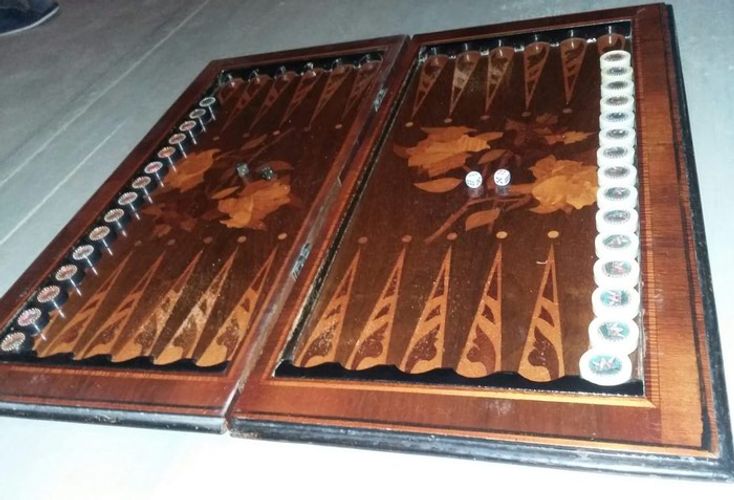 Evdən bahalı nərdtaxta oğurlandı